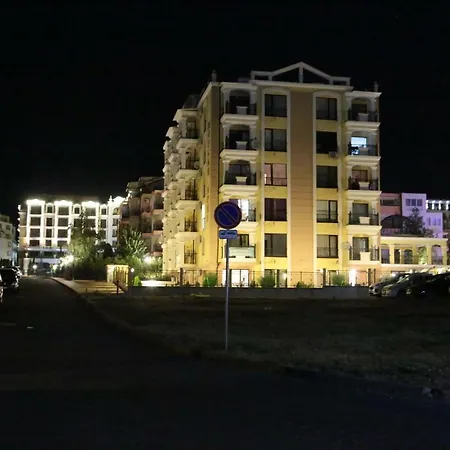 アパートホテル Морски Бряг 4*