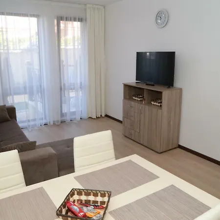 Морски Бряг アパートホテル 4*